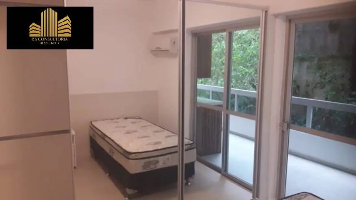 Apartamento com 4 quartos para alugar, 153m2 em Leblon, Rio De Janeiro - RJ - imagem 8 Foto 8 de Apartamento com 4 quartos para alugar, 153m2 em Leblon, Rio De Janeiro - RJ