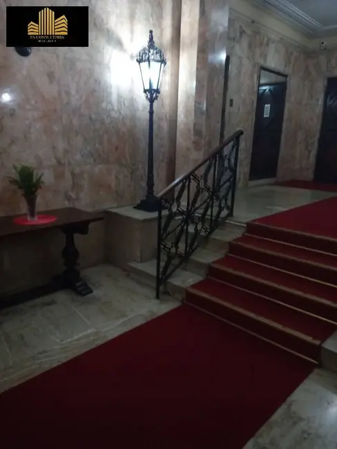 Apartamento com 4 quartos para alugar, 220m2 em Copacabana, Rio De Janeiro - RJ - imagem 9 Foto 9 de Apartamento com 4 quartos para alugar, 220m2 em Copacabana, Rio De Janeiro - RJ