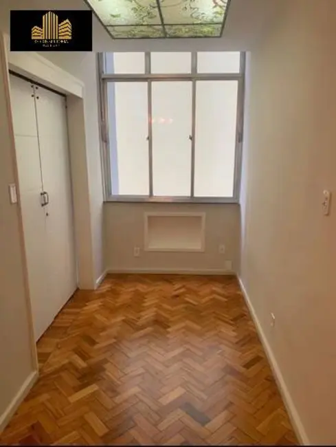 Apartamento com 3 quartos para alugar, 86m2 em Copacabana, Rio De Janeiro - RJ - imagem 3 Foto 3 de Apartamento com 3 quartos para alugar, 86m2 em Copacabana, Rio De Janeiro - RJ