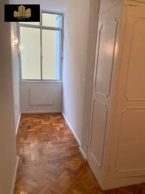 Apartamento com 3 quartos para alugar, 86m2 em Copacabana, Rio De Janeiro - RJ - imagem 8 Foto 8 de Apartamento com 3 quartos para alugar, 86m2 em Copacabana, Rio De Janeiro - RJ