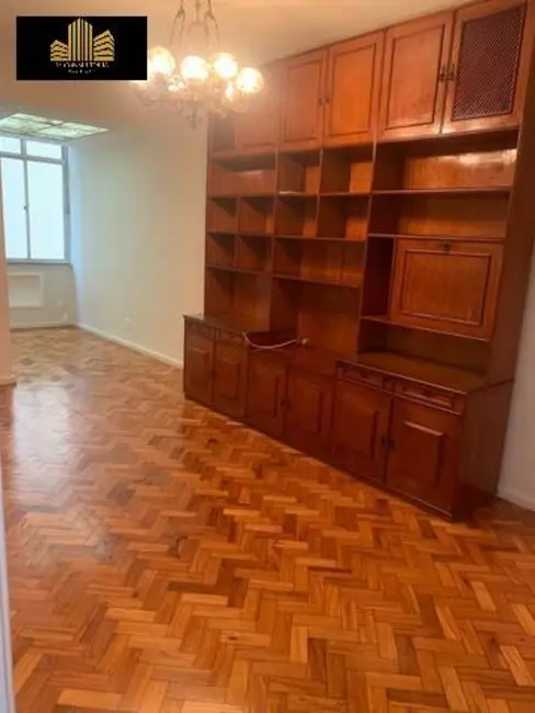 Apartamento com 3 quartos para alugar, 86m2 em Copacabana, Rio De Janeiro - RJ - imagem 5 Foto 5 de Apartamento com 3 quartos para alugar, 86m2 em Copacabana, Rio De Janeiro - RJ