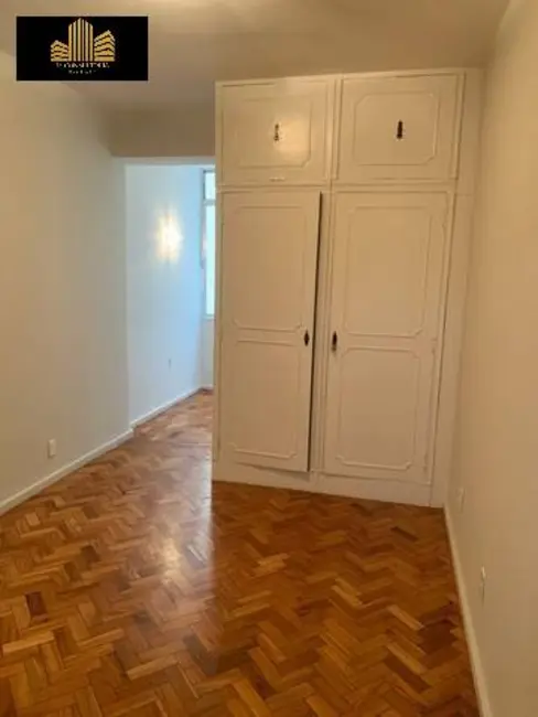 Apartamento com 3 quartos para alugar, 86m2 em Copacabana, Rio De Janeiro - RJ - imagem 7 Foto 7 de Apartamento com 3 quartos para alugar, 86m2 em Copacabana, Rio De Janeiro - RJ