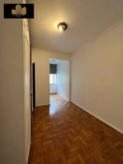 Apartamento com 2 quartos para alugar, 70m2 em Copacabana, Rio De Janeiro - RJ - imagem 5 Foto 5 de Apartamento com 2 quartos para alugar, 70m2 em Copacabana, Rio De Janeiro - RJ
