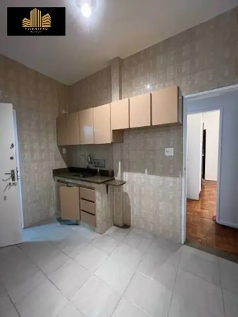 Apartamento com 2 quartos para alugar, 70m2 em Copacabana, Rio De Janeiro - RJ - imagem 9 Foto 9 de Apartamento com 2 quartos para alugar, 70m2 em Copacabana, Rio De Janeiro - RJ