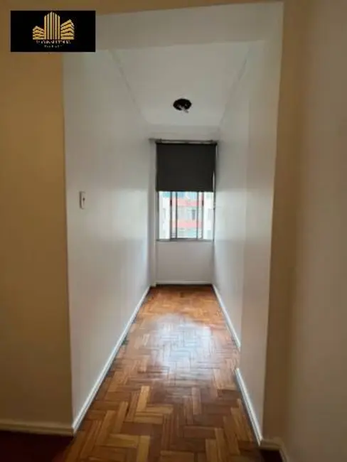 Apartamento com 2 quartos para alugar, 70m2 em Copacabana, Rio De Janeiro - RJ - imagem 3 Foto 3 de Apartamento com 2 quartos para alugar, 70m2 em Copacabana, Rio De Janeiro - RJ