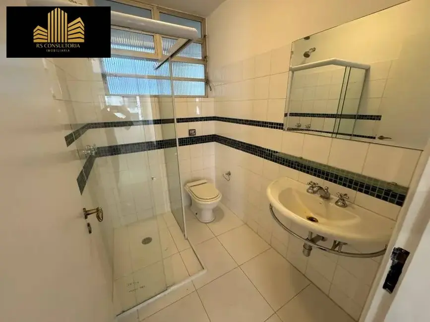 Apartamento com 3 quartos à venda e para alugar, 159m2 em Copacabana, Rio De Janeiro - RJ - imagem 8 Foto 8 de Apartamento com 3 quartos à venda e para alugar, 159m2 em Copacabana, Rio De Janeiro - RJ