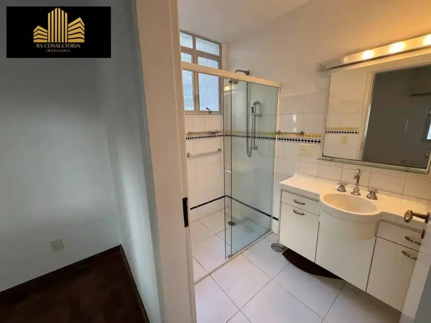 Apartamento com 3 quartos à venda e para alugar, 159m2 em Copacabana, Rio De Janeiro - RJ - imagem 3 Foto 3 de Apartamento com 3 quartos à venda e para alugar, 159m2 em Copacabana, Rio De Janeiro - RJ