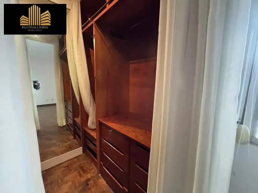 Apartamento com 3 quartos à venda e para alugar, 159m2 em Copacabana, Rio De Janeiro - RJ - imagem 9 Foto 9 de Apartamento com 3 quartos à venda e para alugar, 159m2 em Copacabana, Rio De Janeiro - RJ