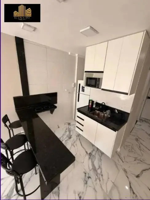 Kitnet com 1 quarto à venda, 30m2 em Copacabana, Rio De Janeiro - RJ - imagem 5 Foto 5 de Kitnet com 1 quarto à venda, 30m2 em Copacabana, Rio De Janeiro - RJ