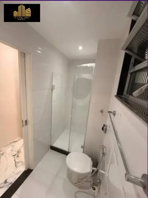 Kitnet com 1 quarto à venda, 30m2 em Copacabana, Rio De Janeiro - RJ - imagem 8 Foto 8 de Kitnet com 1 quarto à venda, 30m2 em Copacabana, Rio De Janeiro - RJ