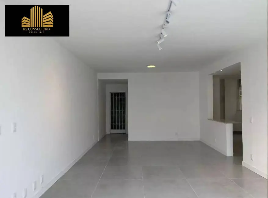 Apartamento com 3 quartos à venda, 126m2 em Copacabana, Rio De Janeiro - RJ - imagem 8 Foto 8 de Apartamento com 3 quartos à venda, 126m2 em Copacabana, Rio De Janeiro - RJ