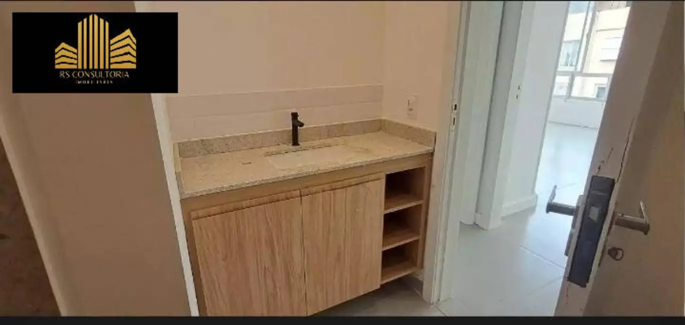 Apartamento com 3 quartos à venda, 126m2 em Copacabana, Rio De Janeiro - RJ - imagem 3 Foto 3 de Apartamento com 3 quartos à venda, 126m2 em Copacabana, Rio De Janeiro - RJ