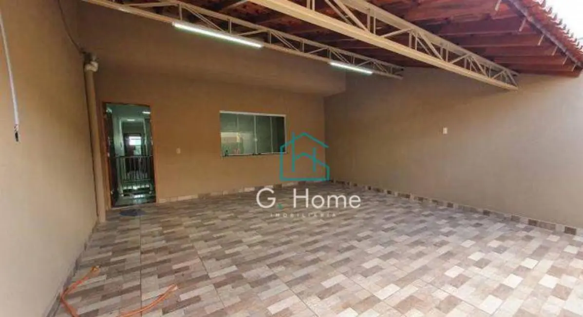 Casa com 3 quartos à venda, 180m2 em Sabará III, Londrina - PR - imagem 2 Foto 2 de Casa com 3 quartos à venda, 180m2 em Sabará III, Londrina - PR