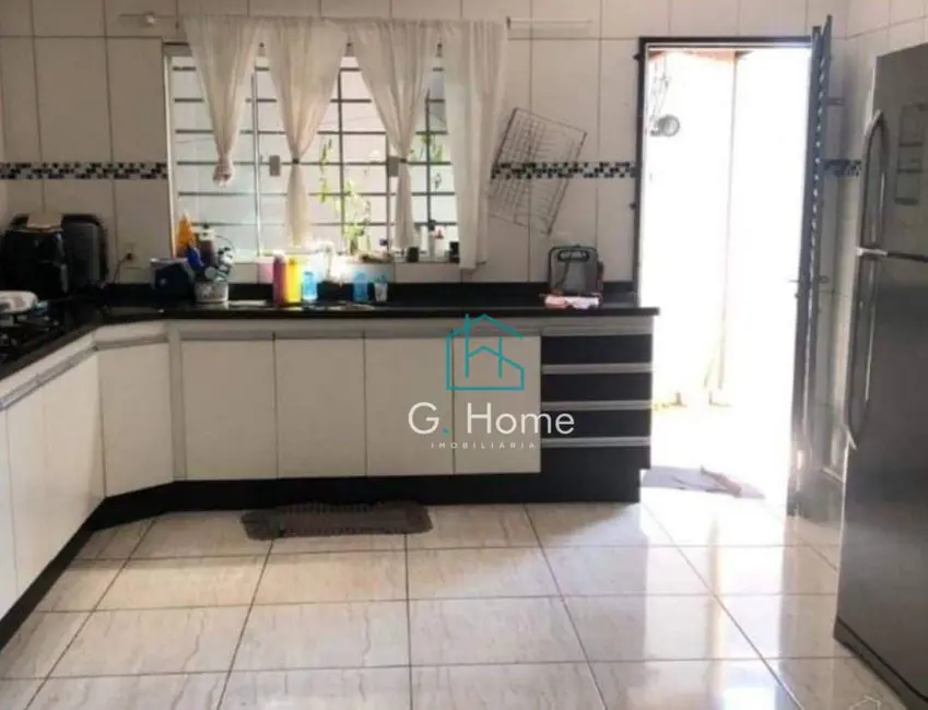 Casa com 3 quartos à venda, 203m2 em Pacaembu, Londrina - PR - imagem 7 Foto 7 de Casa com 3 quartos à venda, 203m2 em Pacaembu, Londrina - PR