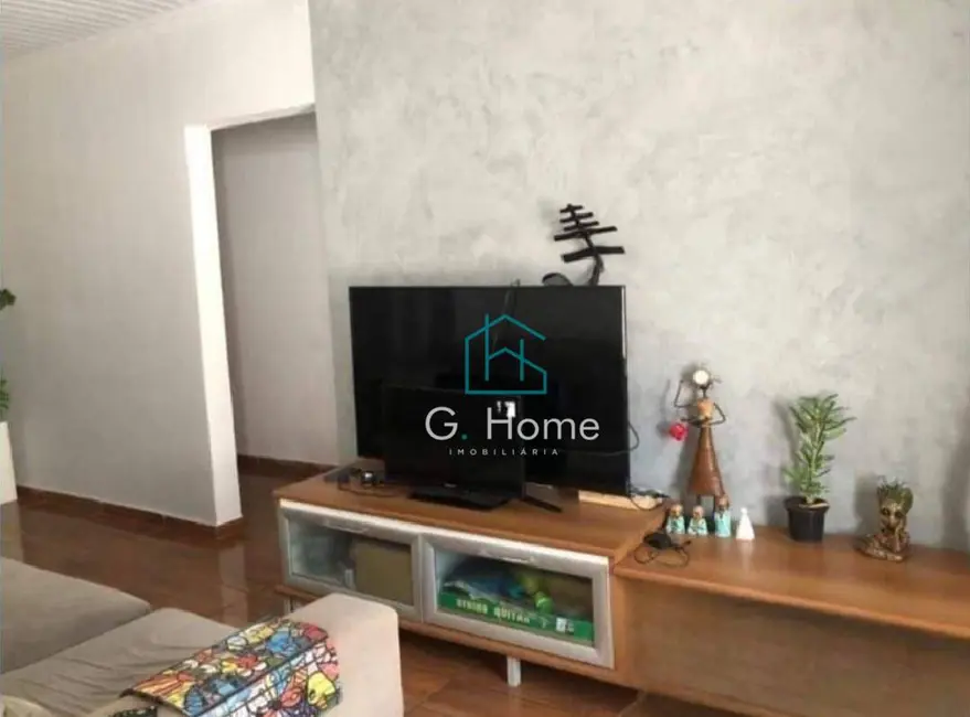 Casa com 3 quartos à venda, 203m2 em Pacaembu, Londrina - PR - imagem 4 Foto 4 de Casa com 3 quartos à venda, 203m2 em Pacaembu, Londrina - PR