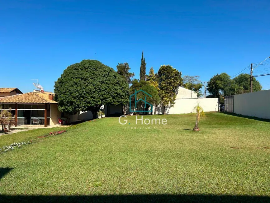 Casa com 3 quartos à venda, 2500m2 em Jardim Itatiaia 2, Londrina - PR - imagem 9 Foto 9 de Casa com 3 quartos à venda, 2500m2 em Jardim Itatiaia 2, Londrina - PR