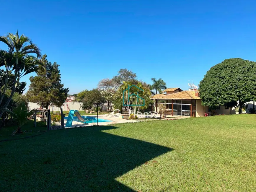 Casa com 3 quartos à venda, 2500m2 em Jardim Itatiaia 2, Londrina - PR - imagem 8 Foto 8 de Casa com 3 quartos à venda, 2500m2 em Jardim Itatiaia 2, Londrina - PR