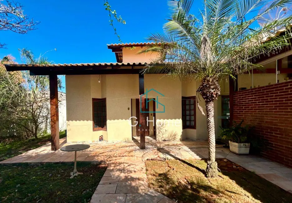 Casa com 3 quartos à venda, 2500m2 em Jardim Itatiaia 2, Londrina - PR - imagem 3 Foto 3 de Casa com 3 quartos à venda, 2500m2 em Jardim Itatiaia 2, Londrina - PR