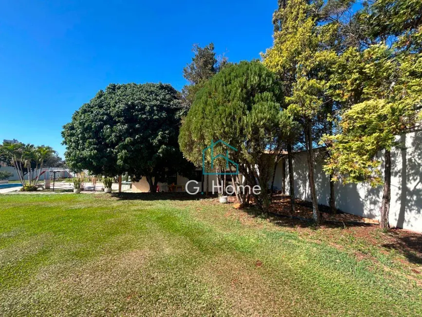 Casa com 3 quartos à venda, 2500m2 em Jardim Itatiaia 2, Londrina - PR - imagem 7 Foto 7 de Casa com 3 quartos à venda, 2500m2 em Jardim Itatiaia 2, Londrina - PR
