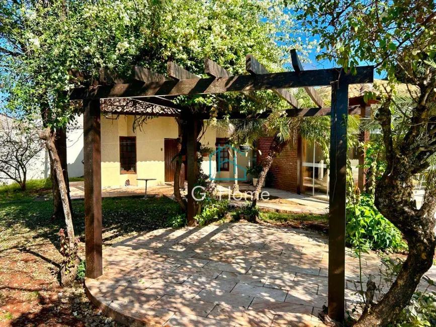 Casa com 3 quartos à venda, 2500m2 em Jardim Itatiaia 2, Londrina - PR - imagem 5 Foto 5 de Casa com 3 quartos à venda, 2500m2 em Jardim Itatiaia 2, Londrina - PR