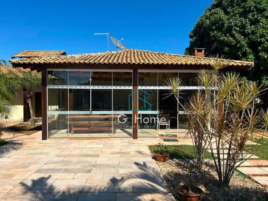 Foto 2 de Casa com 3 quartos à venda, 2500m2 em Jardim Itatiaia 2, Londrina - PR