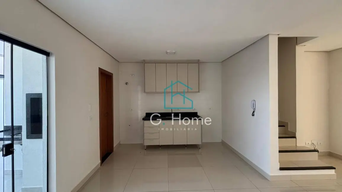 Sobrado com 3 quartos à venda, 132m2 em Sabará I, Londrina - PR - imagem 5 Foto 5 de Sobrado com 3 quartos à venda, 132m2 em Sabará I, Londrina - PR