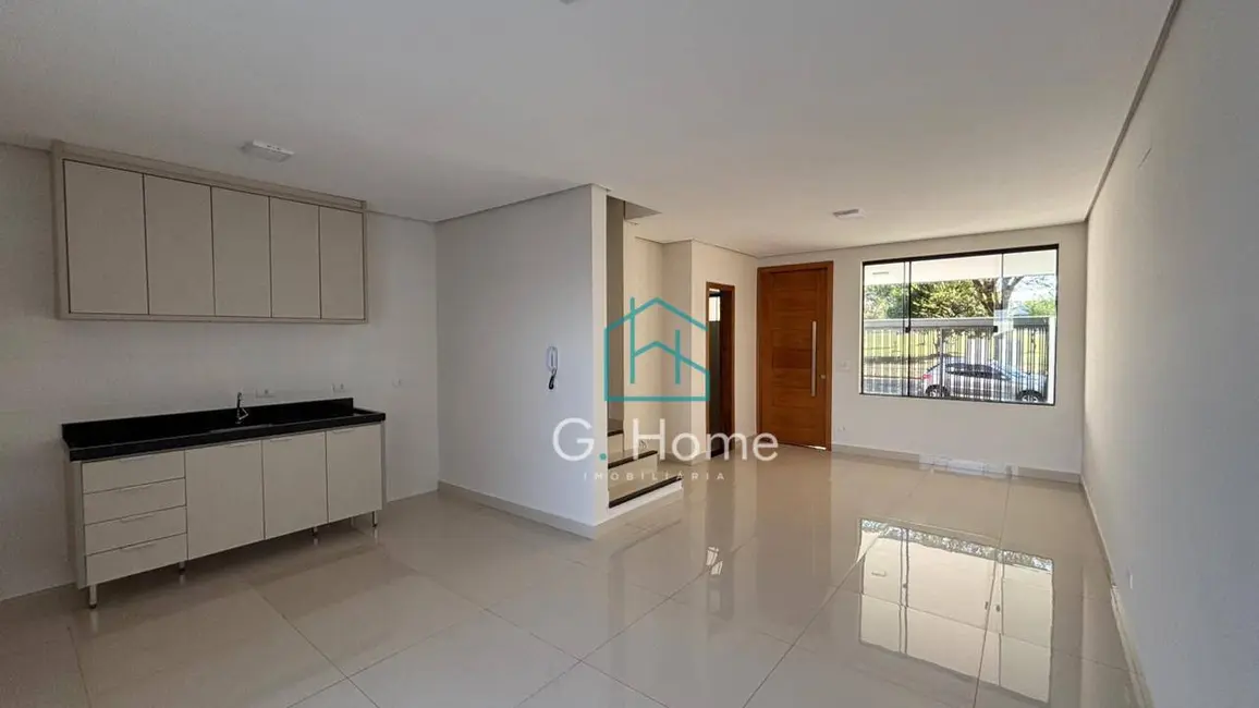 Sobrado com 3 quartos à venda, 132m2 em Sabará I, Londrina - PR - imagem 4 Foto 4 de Sobrado com 3 quartos à venda, 132m2 em Sabará I, Londrina - PR
