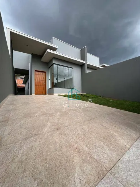 Casa com 3 quartos à venda, 180m2 em Colúmbia, Londrina - PR - imagem 2 Foto 2 de Casa com 3 quartos à venda, 180m2 em Colúmbia, Londrina - PR