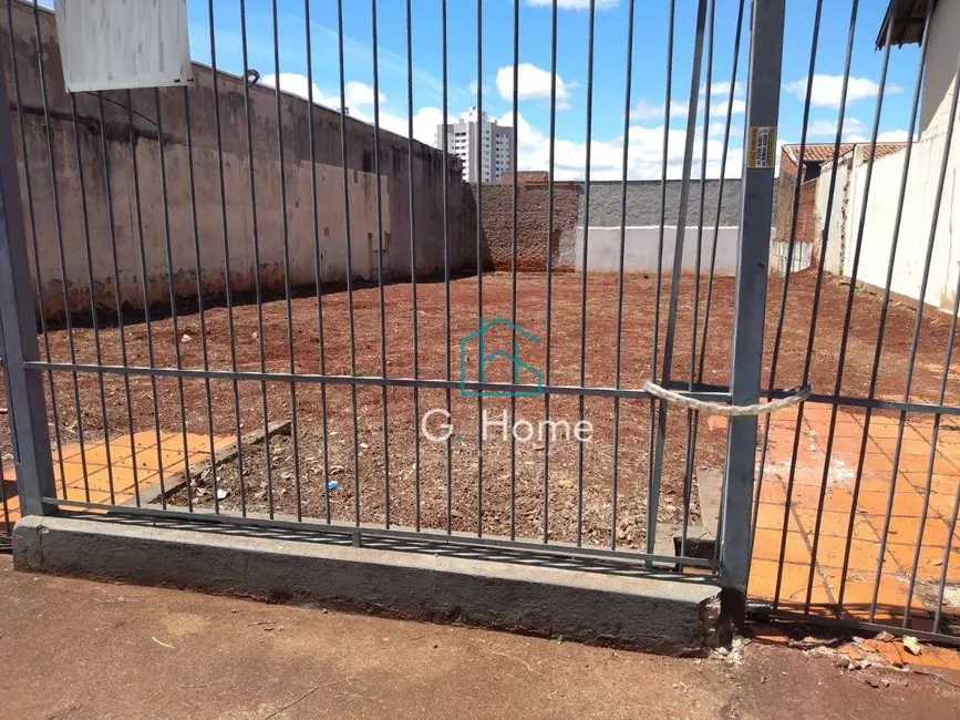 Foto 2 de Terreno / Lote à venda, 464m2 em Campo Belo, Londrina - PR