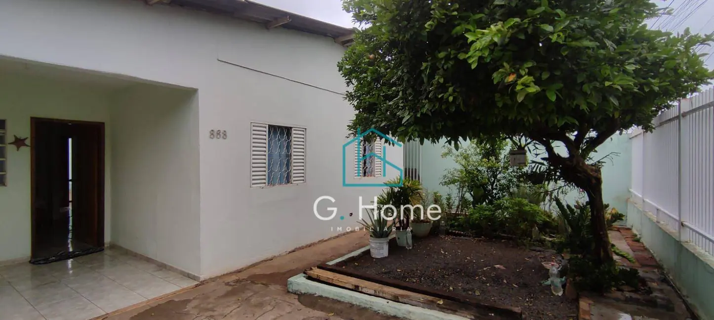 Casa com 3 quartos à venda, 200m2 em Conjunto Parigot de Souza 1, Londrina - PR - imagem 4 Foto 4 de Casa com 3 quartos à venda, 200m2 em Conjunto Parigot de Souza 1, Londrina - PR