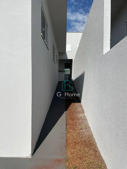 Foto 2 de Casa com 3 quartos à venda, 125m2 em Jardim Montecatini, Londrina - PR