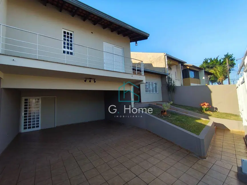 Casa com 3 quartos à venda, 338m2 em Londrina - PR - imagem 3 Foto 3 de Casa com 3 quartos à venda, 338m2 em Londrina - PR