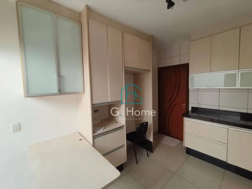 Casa com 3 quartos à venda, 338m2 em Londrina - PR - imagem 9 Foto 9 de Casa com 3 quartos à venda, 338m2 em Londrina - PR