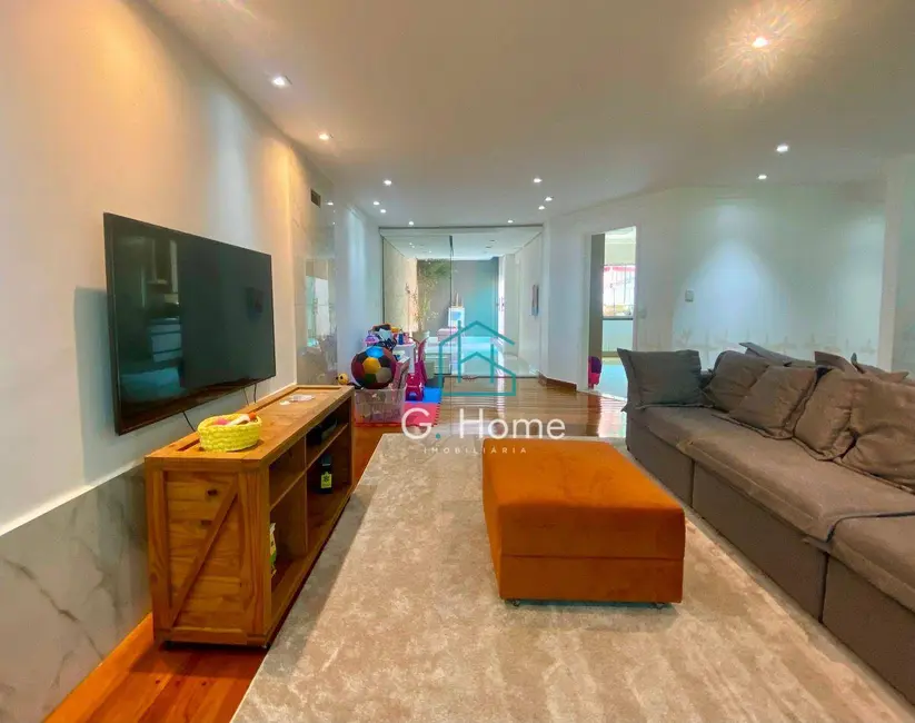 Casa com 4 quartos à venda, 500m2 em Jardim Nápoles, Londrina - PR - imagem 9 Foto 9 de Casa com 4 quartos à venda, 500m2 em Jardim Nápoles, Londrina - PR