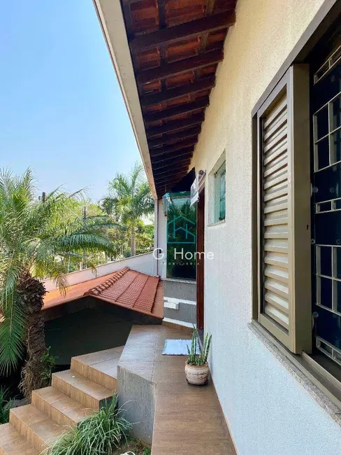 Casa com 4 quartos à venda, 500m2 em Jardim Nápoles, Londrina - PR - imagem 3 Foto 3 de Casa com 4 quartos à venda, 500m2 em Jardim Nápoles, Londrina - PR