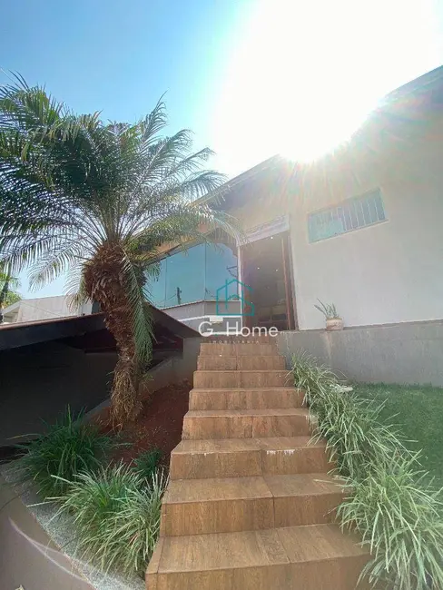 Casa com 4 quartos à venda, 500m2 em Jardim Nápoles, Londrina - PR - imagem 4 Foto 4 de Casa com 4 quartos à venda, 500m2 em Jardim Nápoles, Londrina - PR