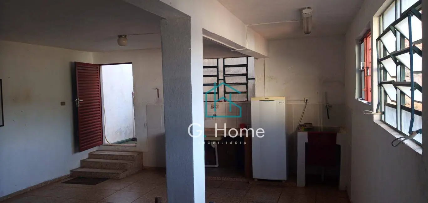 Armazém / Galpão à venda, 392m2 em Londrina - PR - imagem 4 Foto 4 de Armazém / Galpão à venda, 392m2 em Londrina - PR