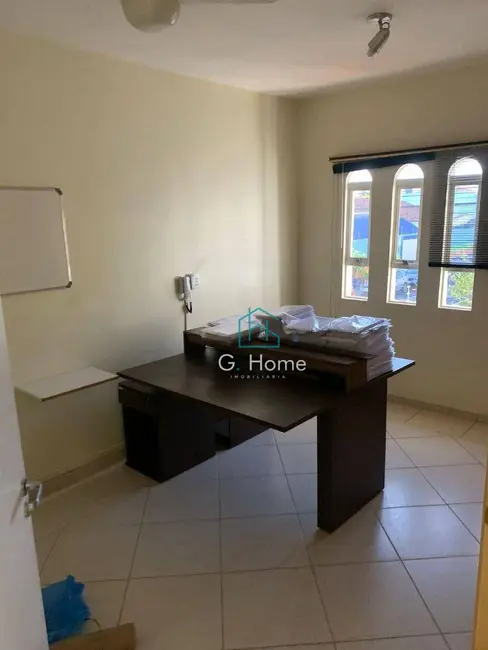 Casa com 5 quartos à venda, 597m2 em Londrina - PR - imagem 8 Foto 8 de Casa com 5 quartos à venda, 597m2 em Londrina - PR