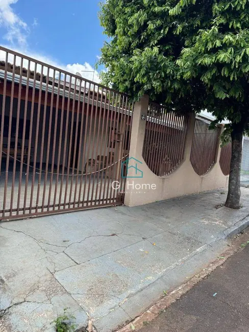 Foto 2 de Casa com 3 quartos à venda, 250m2 em Jardim Alemanha, Londrina - PR