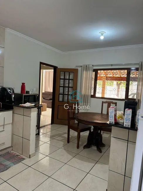 Casa com 3 quartos à venda, 250m2 em Jardim Alemanha, Londrina - PR - imagem 9 Foto 9 de Casa com 3 quartos à venda, 250m2 em Jardim Alemanha, Londrina - PR