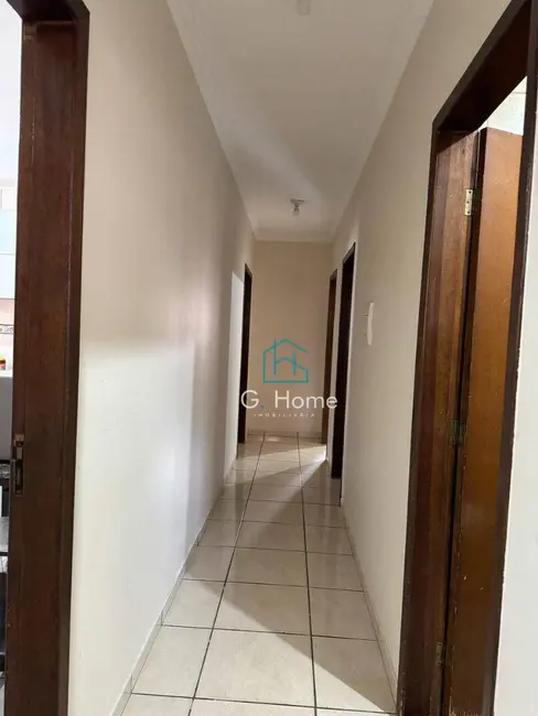 Casa com 3 quartos à venda, 250m2 em Jardim Alemanha, Londrina - PR - imagem 6 Foto 6 de Casa com 3 quartos à venda, 250m2 em Jardim Alemanha, Londrina - PR