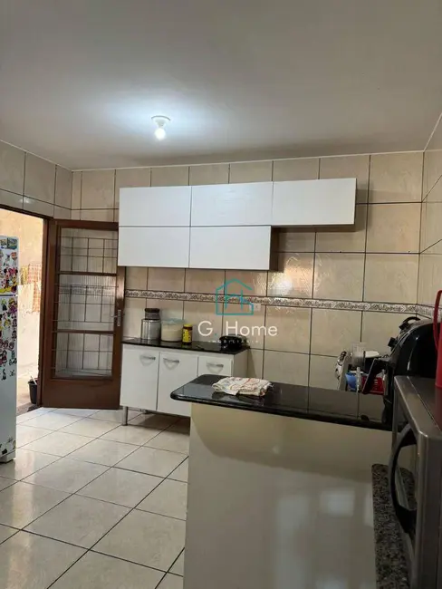 Casa com 3 quartos à venda, 250m2 em Jardim Alemanha, Londrina - PR - imagem 7 Foto 7 de Casa com 3 quartos à venda, 250m2 em Jardim Alemanha, Londrina - PR