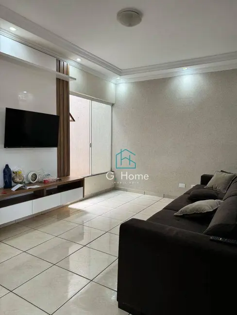 Casa com 3 quartos à venda, 250m2 em Jardim Alemanha, Londrina - PR - imagem 3 Foto 3 de Casa com 3 quartos à venda, 250m2 em Jardim Alemanha, Londrina - PR