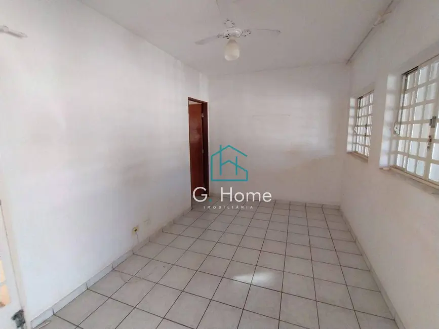 Casa com 3 quartos à venda, 163m2 em Cambezinho, Londrina - PR - imagem 4 Foto 4 de Casa com 3 quartos à venda, 163m2 em Cambezinho, Londrina - PR