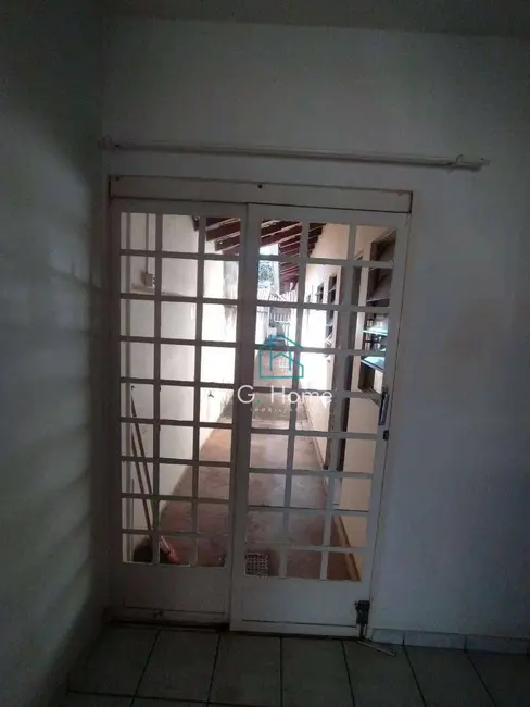 Casa com 3 quartos à venda, 163m2 em Cambezinho, Londrina - PR - imagem 7 Foto 7 de Casa com 3 quartos à venda, 163m2 em Cambezinho, Londrina - PR