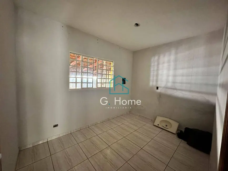 Casa com 4 quartos à venda, 250m2 em Jardim Maria Celina, Londrina - PR - imagem 6 Foto 6 de Casa com 4 quartos à venda, 250m2 em Jardim Maria Celina, Londrina - PR