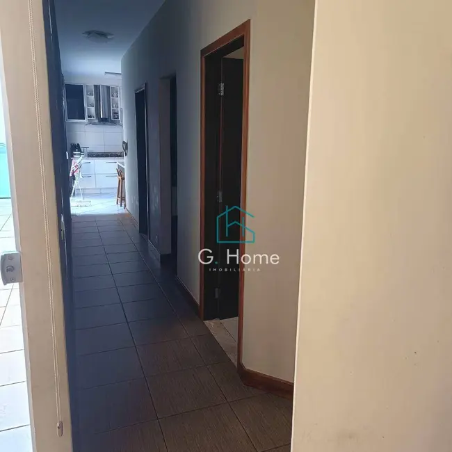 Casa com 3 quartos à venda, 200m2 em Jardim Alto do Cafezal, Londrina - PR - imagem 8 Foto 8 de Casa com 3 quartos à venda, 200m2 em Jardim Alto do Cafezal, Londrina - PR