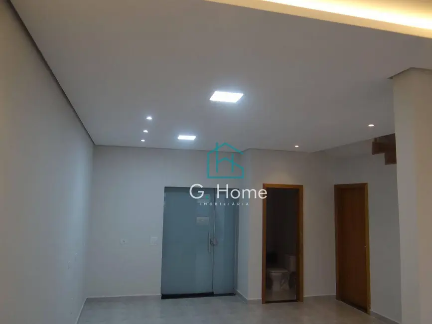 Sobrado com 3 quartos à venda, 153m2 em Shangri-lá, Londrina - PR - imagem 3 Foto 3 de Sobrado com 3 quartos à venda, 153m2 em Shangri-lá, Londrina - PR