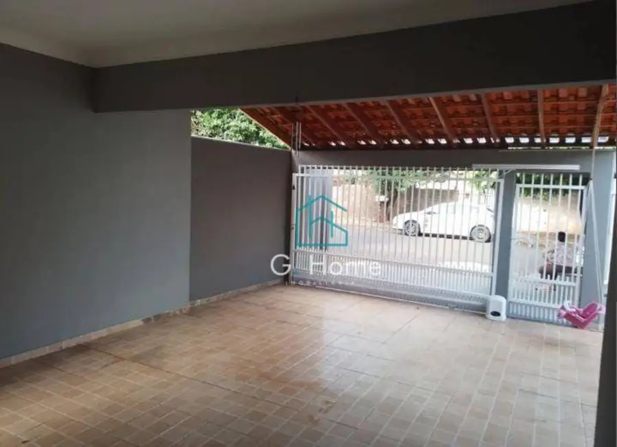 Casa com 3 quartos à venda, 250m2 em Conjunto Professora Hilda Mandarino, Londrina - PR - imagem 2 Foto 2 de Casa com 3 quartos à venda, 250m2 em Conjunto Professora Hilda Mandarino, Londrina - PR