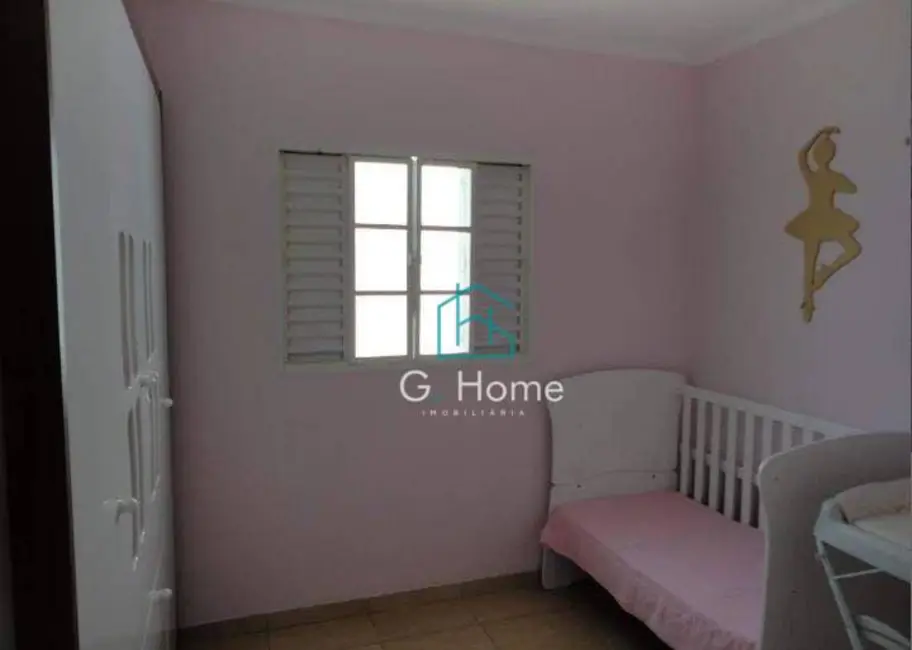 Casa com 3 quartos à venda, 250m2 em Conjunto Professora Hilda Mandarino, Londrina - PR - imagem 6 Foto 6 de Casa com 3 quartos à venda, 250m2 em Conjunto Professora Hilda Mandarino, Londrina - PR